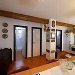 Almosdi Topart Vendeghaz *