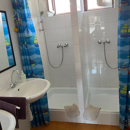 Almosdi Topart Vendeghaz Almosd